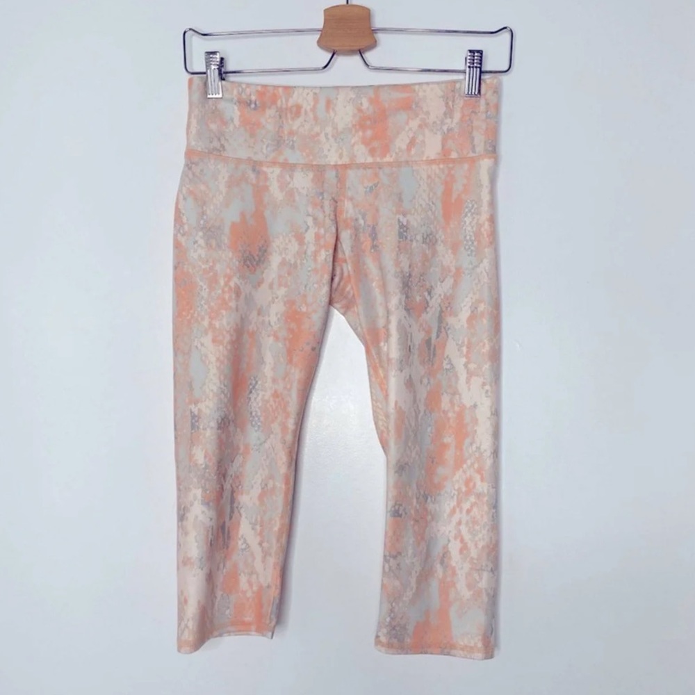 Alo Peach Airbrushed Python Performance Capris - image 4